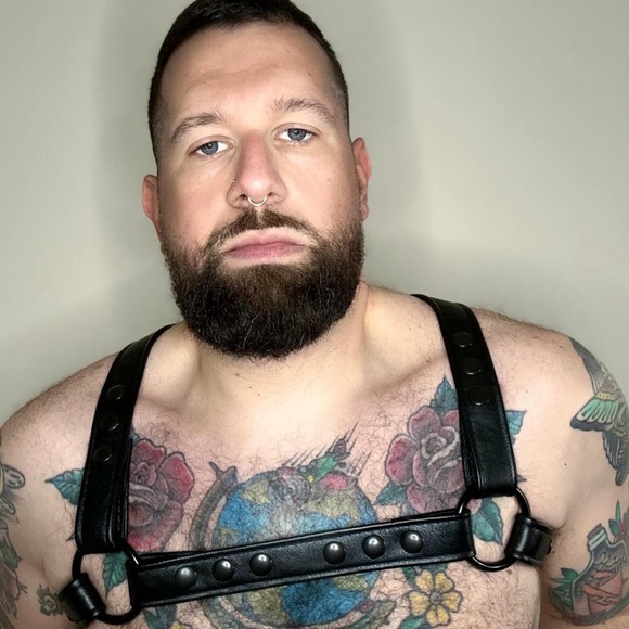 Meet your Posher, Alessio - Picture 2 of 5